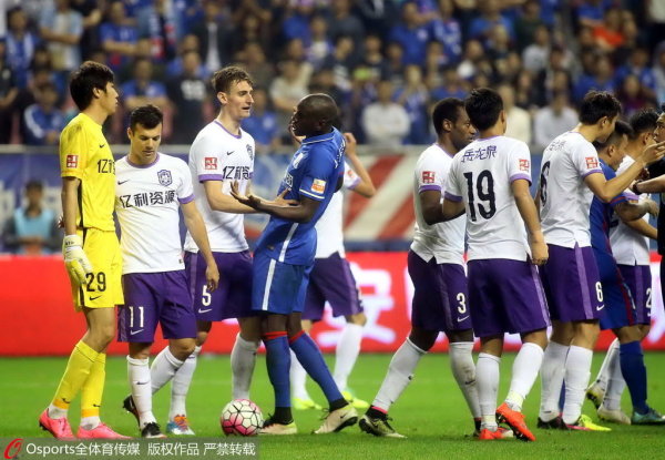  慕尼黑德比战火药味十足险冲突  