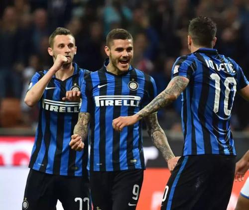  AC米兰德比战绝杀国米，莱奥补时世界波  